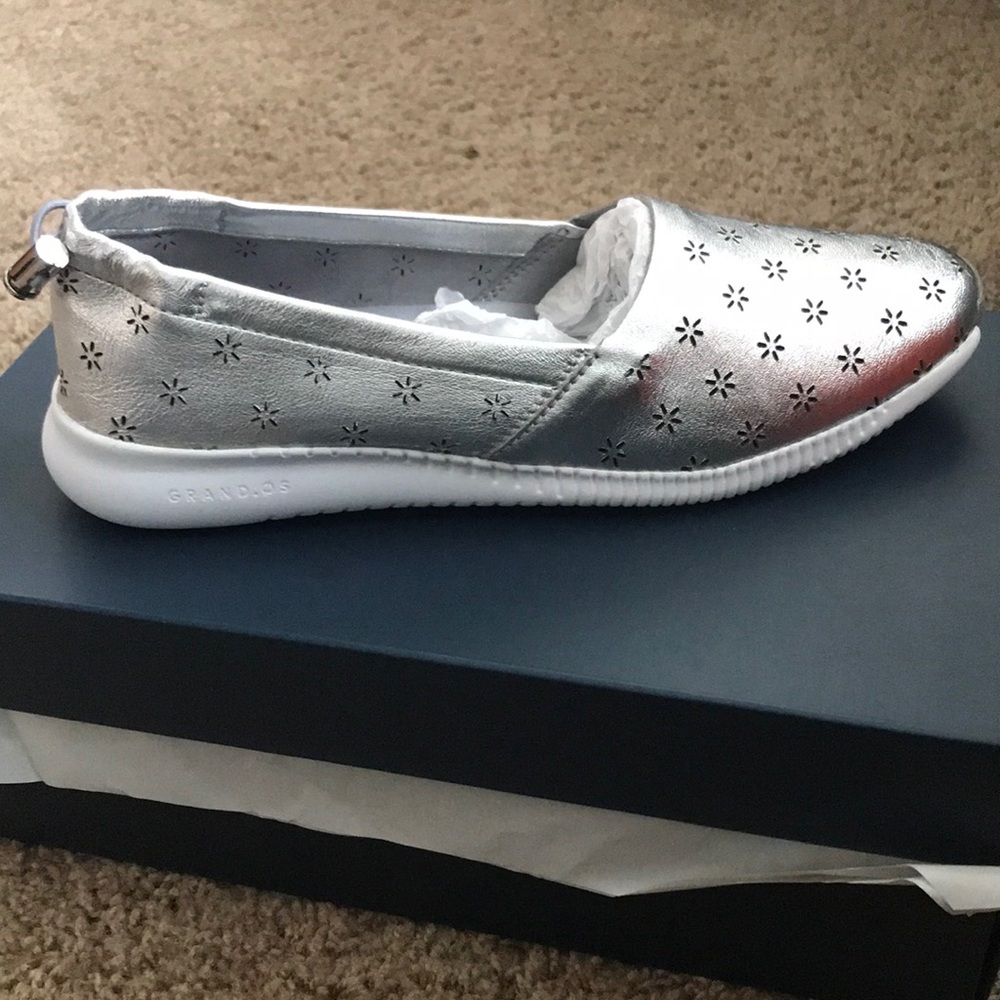 Studio grand Perf Slip on